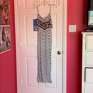 Beautiful maxi dress!!